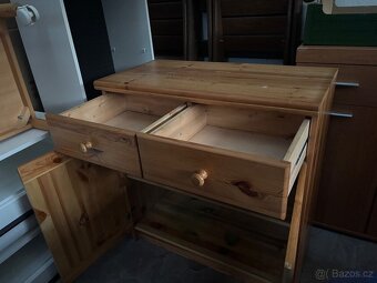 Dřevěná komoda - 5