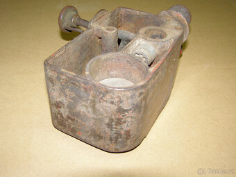 Prodám karburátor z motoru Benz Třebíč - 5