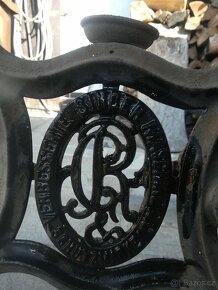 STARÝ ŠICÍ STROJ SINGER - 5