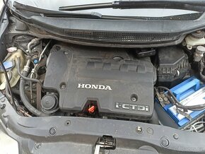 Prodám Hondu Civic 8g , 2.2 103kw - 5