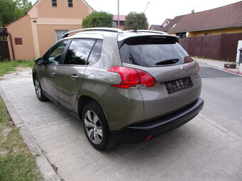 Peugeot 2008 1.2 VTi,navigace,1.majitel,serviskní kniha,TOP - 5