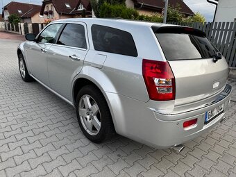 Chrysler 300C 5.7 hemi 250kw - 340PS 4x4 - touring, rok 2005 - 5