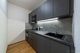 Кімната з пропискою для пари або 2 дівчат — Vysočany - 5