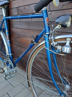 ZÁNOVNÍ ULOŽENKOVÝ Favorit vhodný jako dekorace podniku - 5