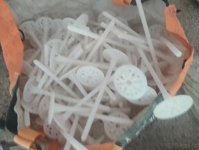 Fasádní hmoždinky a zátky - 5