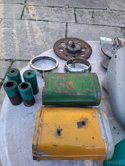 Jawa 20 pionýr r.v.1979 náhradni díly - 5