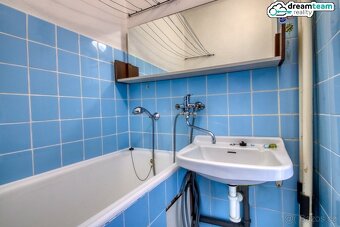 Příjemný byt 2+1 s obrovským balkónem v centru Rožnova - 5