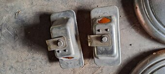 Poklice a blinkry na Škoda 100 - 5