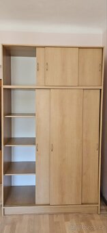 Šatní skříň a komoda - 5