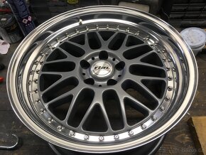 Dvoudílné Rial Daytona Race 8,5 + 9,5 et 30 5x112mm - 5