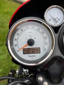 Triumph Thruxton 900 - 5