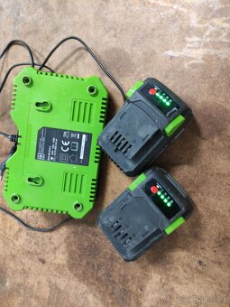 LUX-TOOLS aku baterie a nabijecka - 5