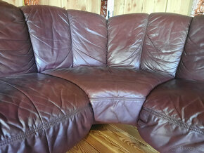 Celokožený gauč + taburet rudé barvy - 5