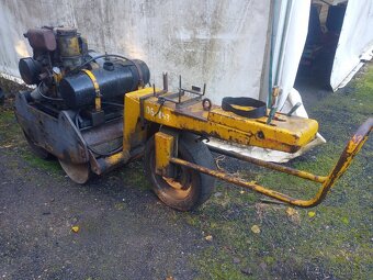 Prodám vibrační válec stavostroj motor deutz - 5