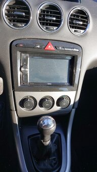 Peugeot 308 combi 1.6HDI Rok-2012 - 5