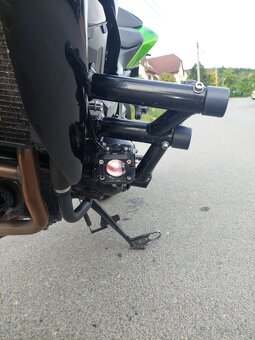 Kawasaki Z750R - 5