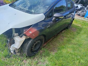ford fiesta 1.25 benzin 2010 - 5