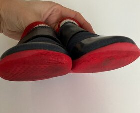 Prodám dětské barefoot boty Bobux vel. 22 - 5