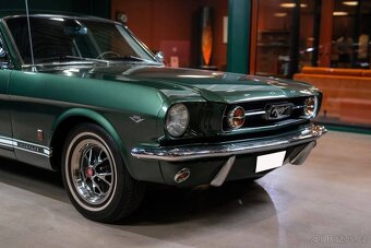 Ford Mustang Fastback z roku 1966 - 5