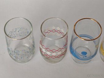 Retro barevné sklenice se vzorem, 1dcl, 50.-/kus, pošta 75.- - 5