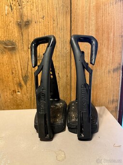 Freejump třmeny hnědé a černé - 5