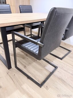 Jídelní stůl a židle - 5