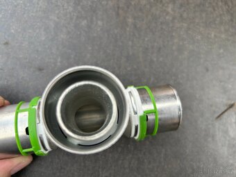 Zbytky ze stavby - instalérský materiál - 5