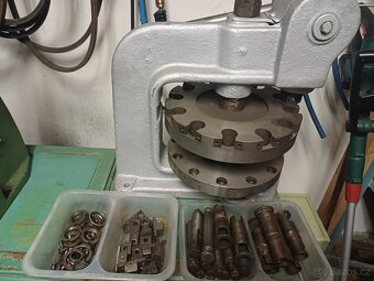 Rucni dérovaci lis. - 5