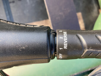 Prodám nafukovací člun s motorem a baterií - 5