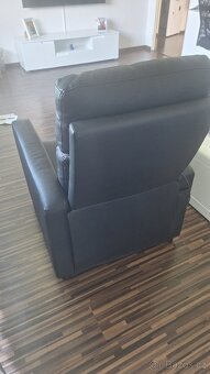Prodám polohovací kožené křeslo - 5