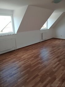 Atraktivný 6 pokojový, dvoupodlažní dům - 5