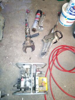 Hydraulická benzínová jednotka s vyprošťovacími kleštěmi - 5