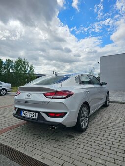 Hyundai i30 fastback 1.0 tgdi 88kw 2019 - 5