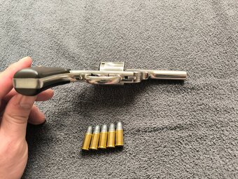 Historický revolver Harrincton & Richardson 1887 .38sw - 5