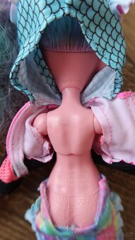 Monster High panenka Lagoona Blue s doplňky - 5