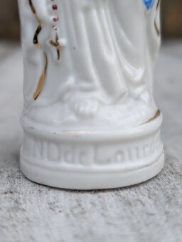 Vintage porcelánová malá soška, madona ND de Lourdes. - 5
