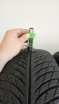 Zimní pneumatiky 235/40/19, Michelin, DOT3822 - 5