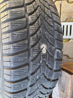 Prodám alu kola s pneu na AUDI 80 r.15 - 5