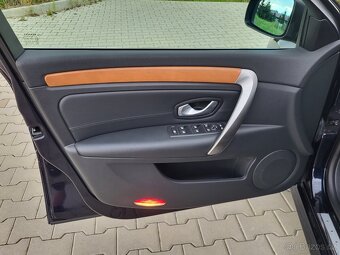 Renault Laguna III 2.0dCi 127kW Initiale - tažné - 1.Majitel - 5