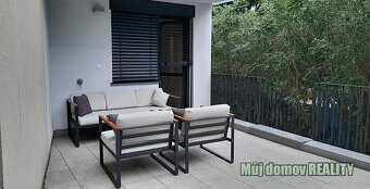 Pronájem bytu 2+kk s velkou terasou /37m2/ a zahradou /70m2/ - 5