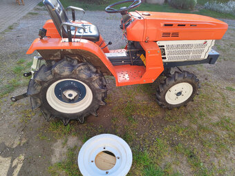 Malotraktor Kubota B1400 - 5