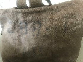 starý batoh 52cm x 42cm asi usárna nevim - 5
