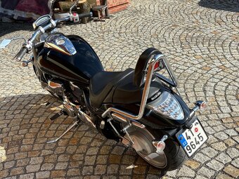 SUZUKI INTRUDER M 1800R2 - 5