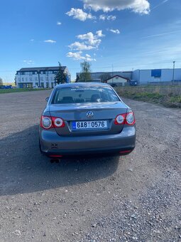 Volkswagen Jetta 1.9tdi 77kw - 5