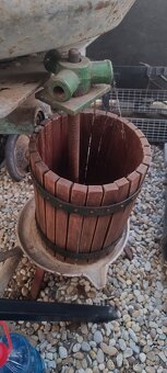Lis na víno, drtič ovoce - 5