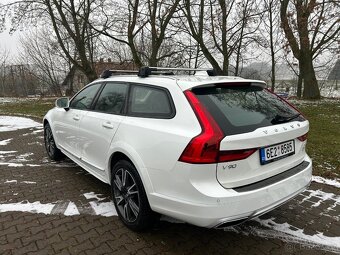 VOLVO V90 cross country s panoramatickou střechou - 5