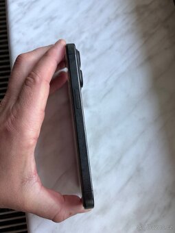 Poškozeny IPhone 15 Pro, funkční - 5