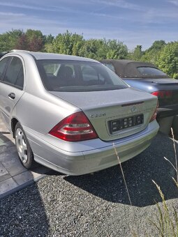 Mercedes c - 5