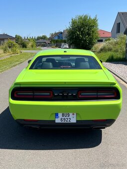 Dodge challenger 5.7 V8 HEMI - 2016 - 5