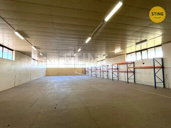 Pronájem haly s rampou a kanceláří.  , 133432 - 5